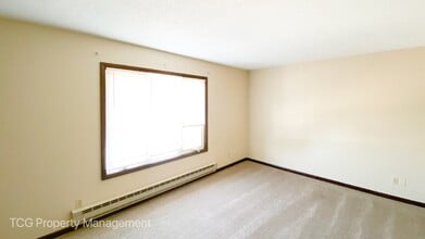 445 Elm Pl in Princeton, IL - Building Photo - Building Photo