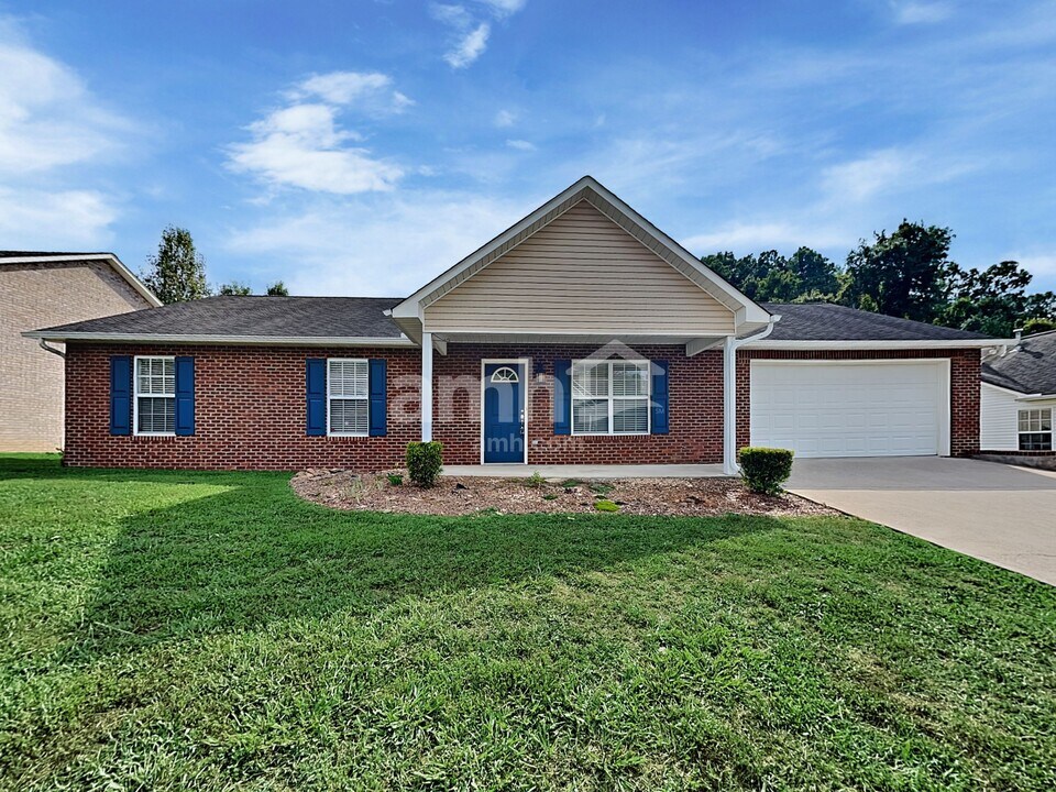 617 Drakewood Rd in Knoxville, TN - Building Photo