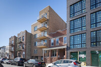 3132 38th St in Long Island City, NY - Foto de edificio - Building Photo