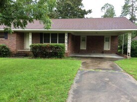 106 Montgomery Dr in Statesboro, GA - Building Photo