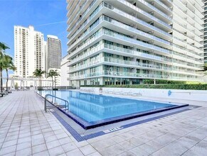 79 SW 12th St, Unit 2302-S in Miami, FL - Building Photo - Building Photo