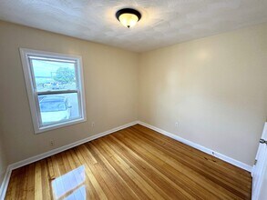 1096 N Shore Rd, Unit 1 in Revere, MA - Building Photo - Building Photo