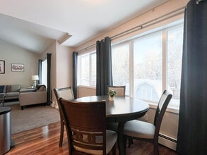 3811 Resurrection Dr in Anchorage, AK - Building Photo - Building Photo