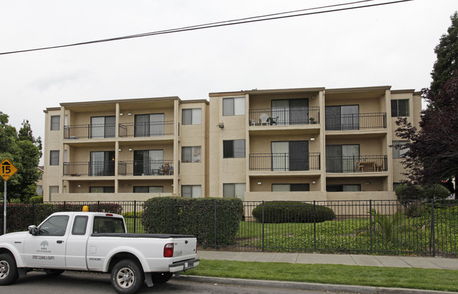 Allen Temple Arms in Oakland, CA - Building Photo - Building Photo