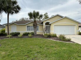 67 Marker Rd in Rotonda West, FL - Building Photo