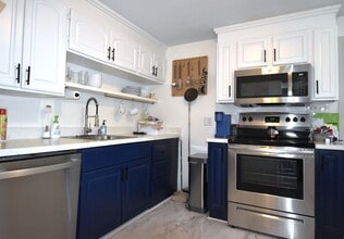 13 Davis Rd in Tewksbury, MA - Building Photo - Building Photo