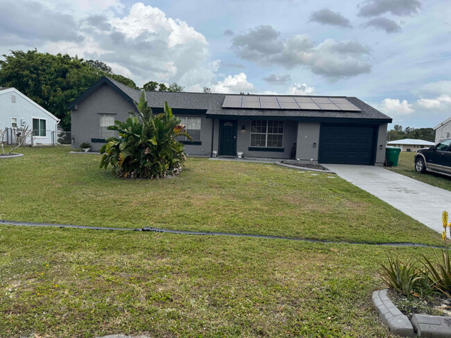 property at 322 SW Kentwood Rd