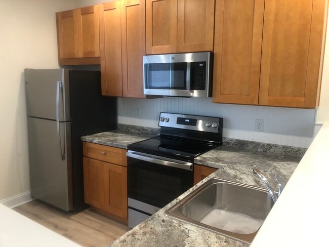 182 Penn St, Unit 6