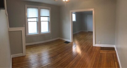 4222 Broadway in Grove City, OH - Foto de edificio - Building Photo