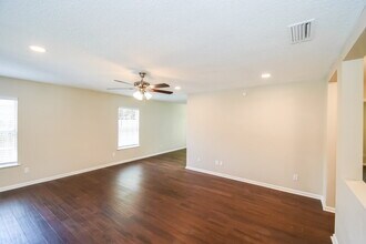 7068 Beekman Lake Dr in Jacksonville, FL - Building Photo - Building Photo