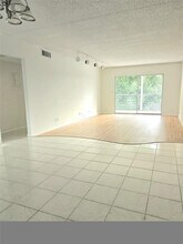 2305 Lucaya Ln in Coconut Creek, FL - Building Photo - Building Photo