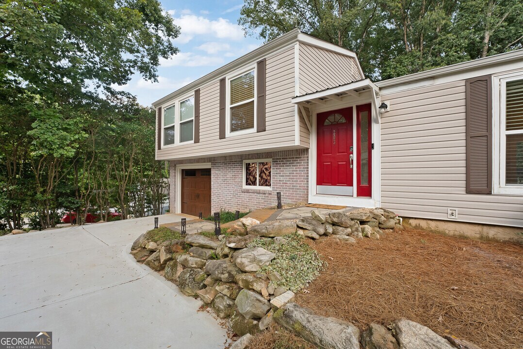 203 Loblolly Ct in Peachtree City, GA - Building Photo