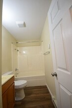 710 Elm Dr in Warsaw, MO - Building Photo - Building Photo