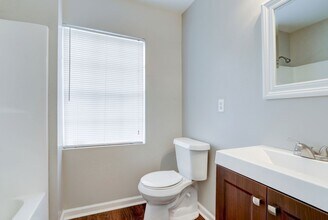 1602 E Henry St in Savannah, GA - Building Photo - Building Photo