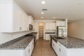 5647 W Walatowa St in Phoenix, AZ - Building Photo - Building Photo