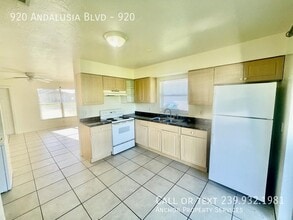 920 Andalusia Blvd in Cape Coral, FL - Building Photo - Building Photo