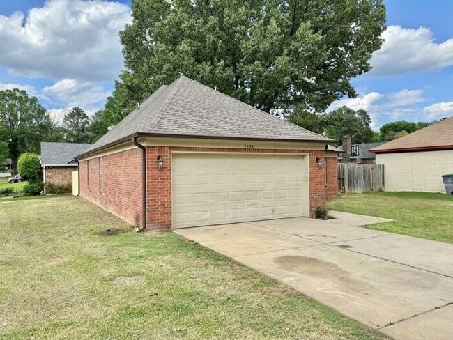 5626 Tulip Tree Dr in Memphis, TN - Building Photo - Building Photo
