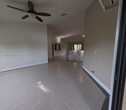 10557 NW 10th Ct in Plantation, FL - Building Photo - Building Photo