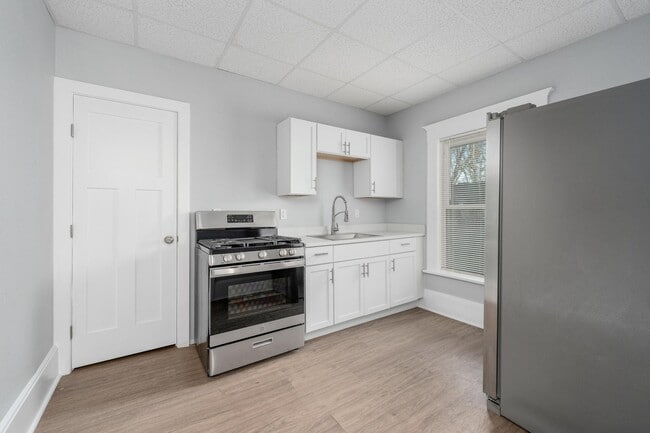 221 N Elizabeth St, Unit 1