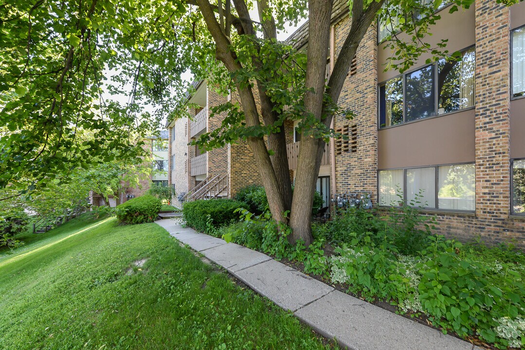 2120 Pauline Blvd in Ann Arbor, MI - Building Photo