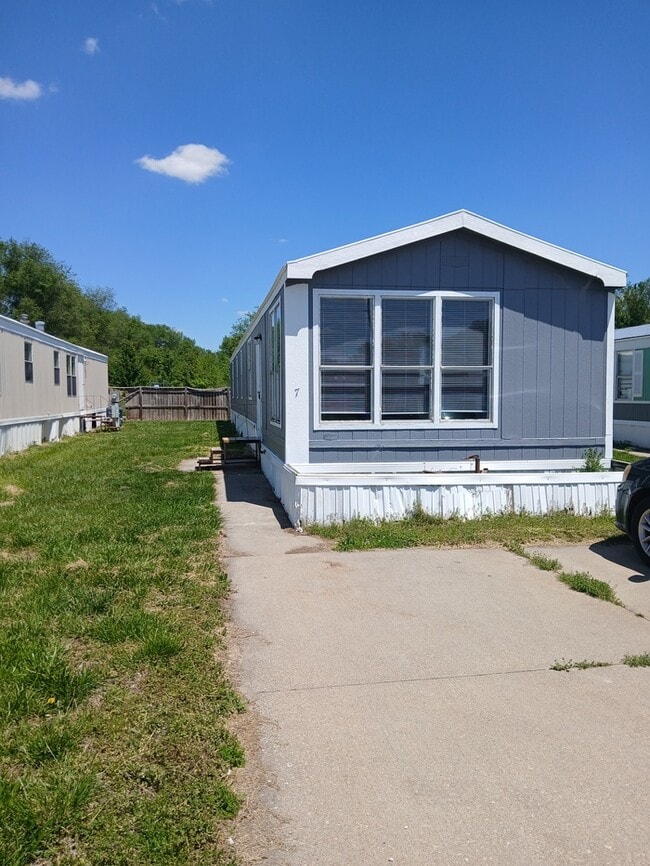 property at 2524 Commonwealth Dr