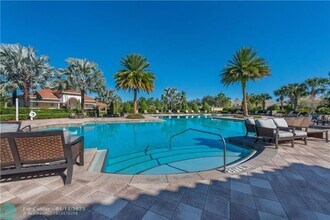 3425 Siena Cir in Wellington, FL - Foto de edificio - Building Photo