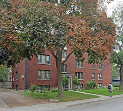 352-356 Hunter St E in Hamilton, ON - Building Photo - Building Photo