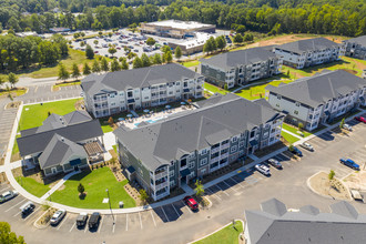 Waterleaf at Neely Ferry in Simpsonville, SC - Foto de edificio - Building Photo