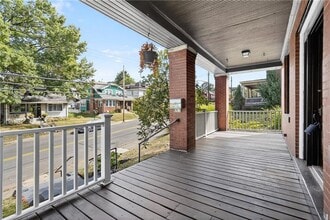 3963 Brighton Rd in Pittsburgh, PA - Foto de edificio - Building Photo