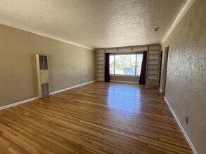 4700 Burton Ave SE in Albuquerque, NM - Building Photo - Building Photo