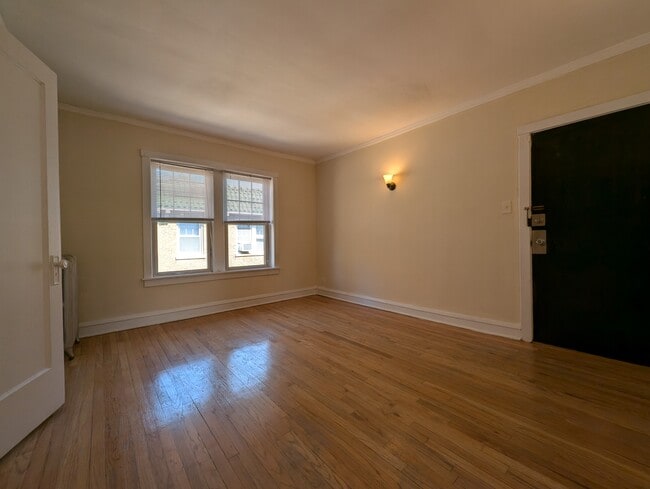 2122 W Ainslie St, Unit 2110-3N in Chicago, IL - Building Photo - Building Photo