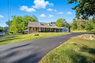 292 Main Rd in Montville, NJ - Building Photo - Building Photo