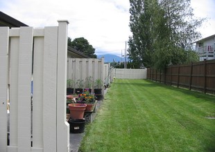 Glendale Apartments in Mount Vernon, WA - Building Photo - Building Photo