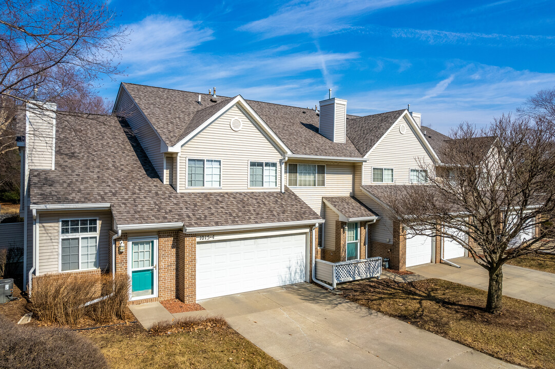 Villas of Ashworth Glen in West Des Moines, IA - Building Photo