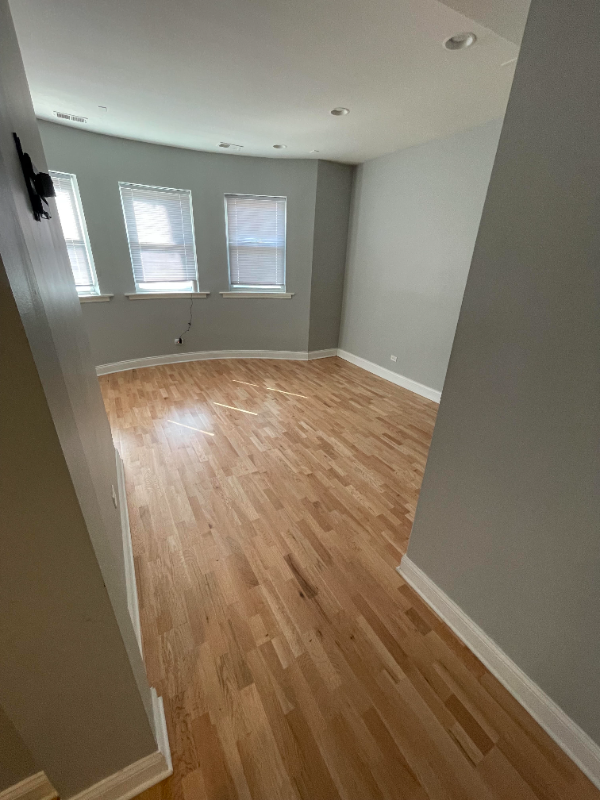 property at 7401 N Hoyne Ave
