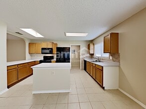 2803 Quiet Plain Dr in San Antonio, TX - Foto de edificio - Building Photo