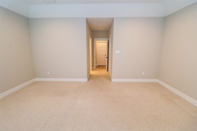 5213 Pinemont Creek Ln