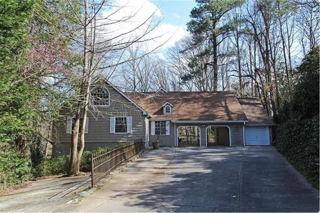 property at 1455 Southland Vista Ct NE