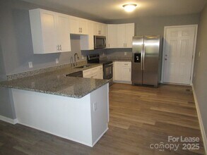 143 Glen-Gar Dr in Lincolnton, NC - Foto de edificio - Building Photo