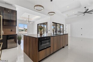 3321 SW 3rd Ln in Cape Coral, FL - Building Photo