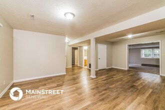 2806 Winchester Dr in Sellersburg, IN - Foto de edificio - Building Photo