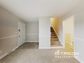 9926 Rockmeadow Dr in Charlotte, NC - Building Photo - Building Photo