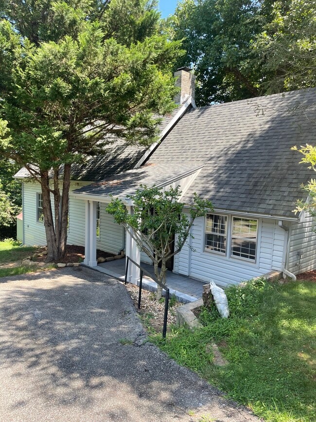 2936 Rivermont Ave in Lynchburg, VA - Building Photo - Building Photo