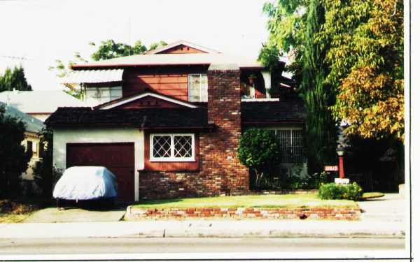 11613 Moorpark St in Studio City, CA - Foto de edificio - Building Photo