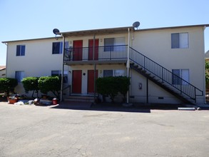 490 Page St in San Jose, CA - Foto de edificio - Building Photo