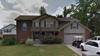 1000 Trevor Dr in Berea, KY - Building Photo