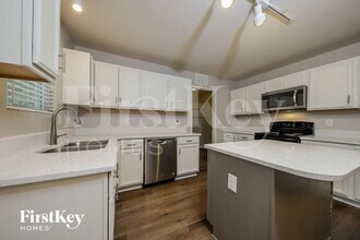 136 Harmon Mill Ct in Kernersville, NC - Building Photo - Building Photo