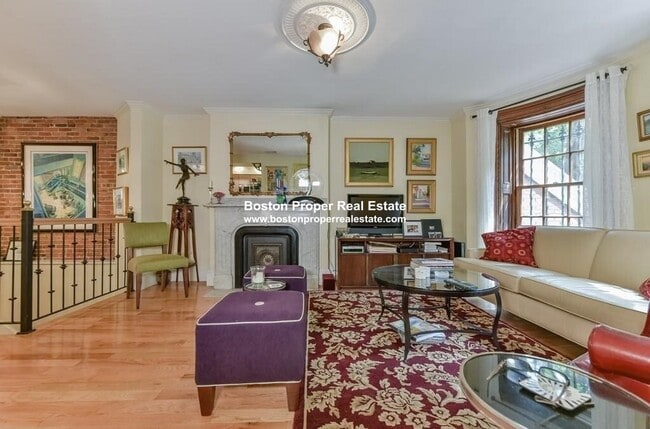 125 Pembroke St, Unit B in Boston, MA - Building Photo - Building Photo