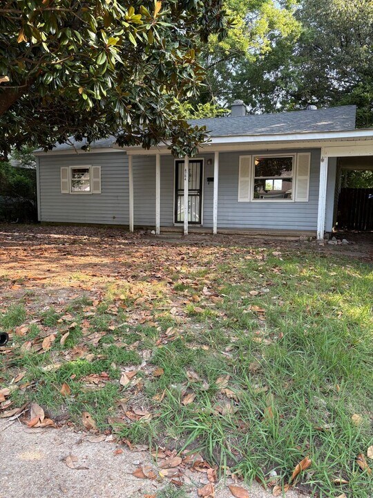 4764 Saratoga Rd in Millington, TN - Building Photo