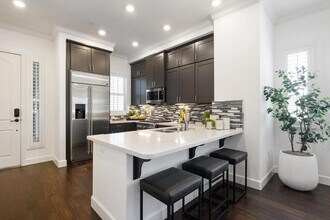 396 1st St in Los Altos, CA - Building Photo - Building Photo